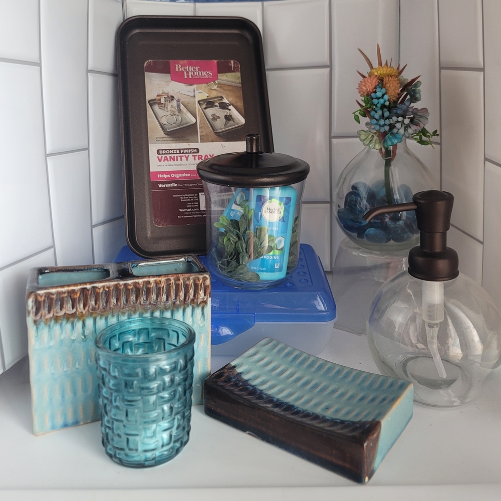 VGUC! 8P BLUE/ BROWN BETTER HOMES & GARDENS VANITY BATHROOM SET